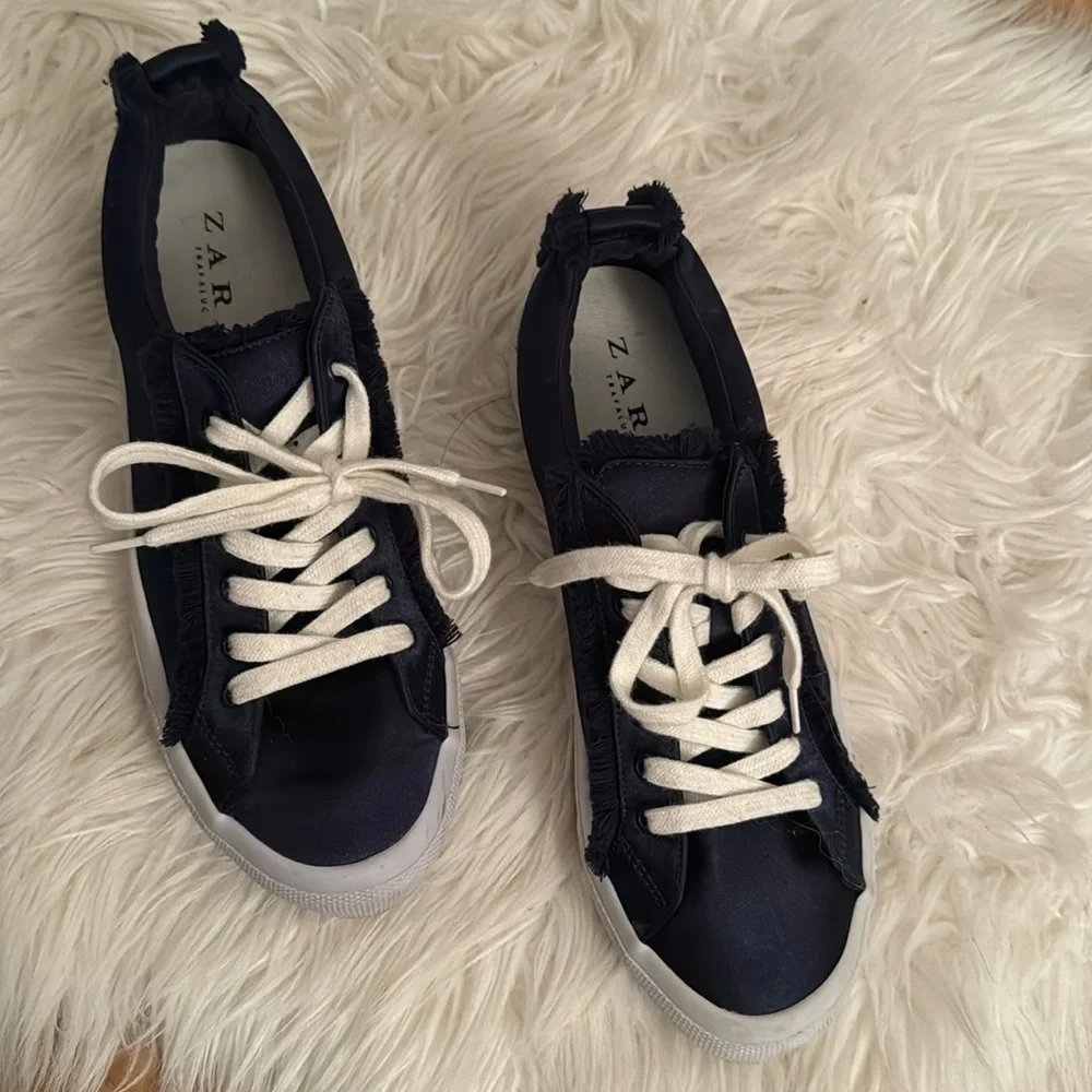 ZARA - Picture 1 of 6